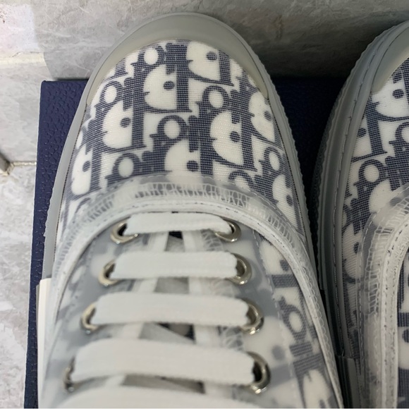 White Dior Pattern Casual Sneakers For Men And Women - Picture 3 of 6